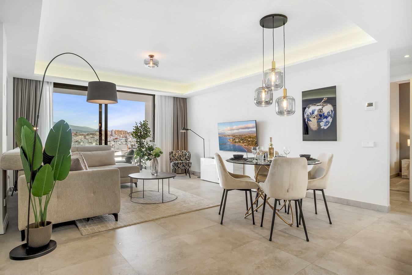 Ganze Wohnung, Infinity Beach & City in Estepona Old Town, Estepona