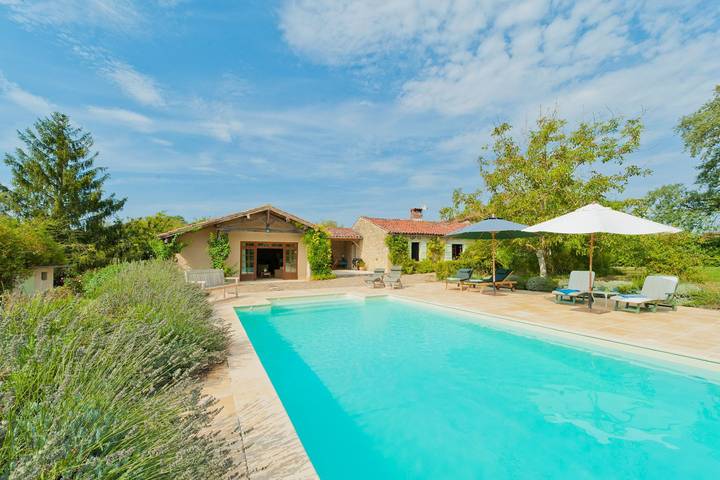 Villa pour 8 personnes, avec Piscine dans le Gers