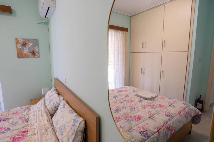 Gîte pour 2 personnes, avec balcon et jardin dans Saronida - 3