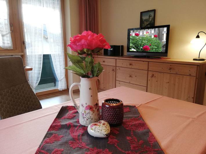 Ferienwohnung für 3 Personen, mit Pool und Balkon sowie Sauna