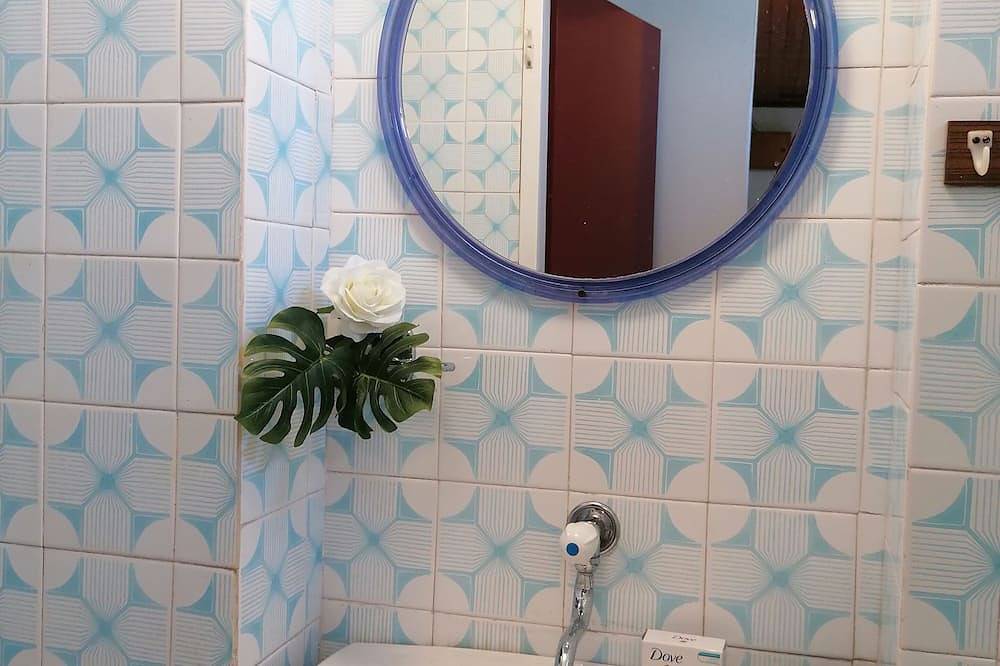 Seaside vintage house. Airy, specific, with a large garden. Pet friendly. in Opština Budva