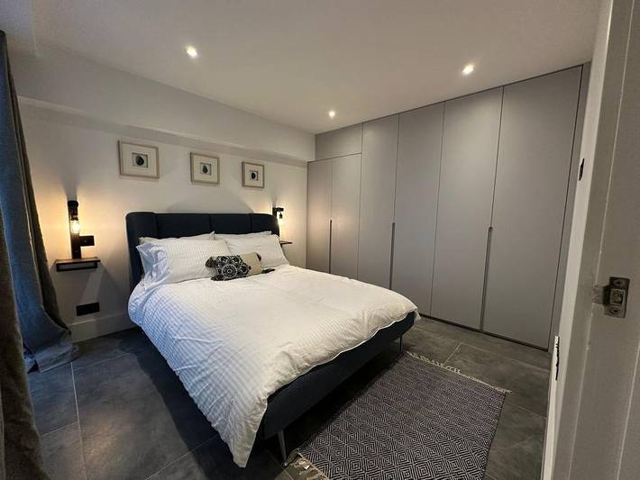 Vacation rental for 6 people, with yard, kid friendly in Camden