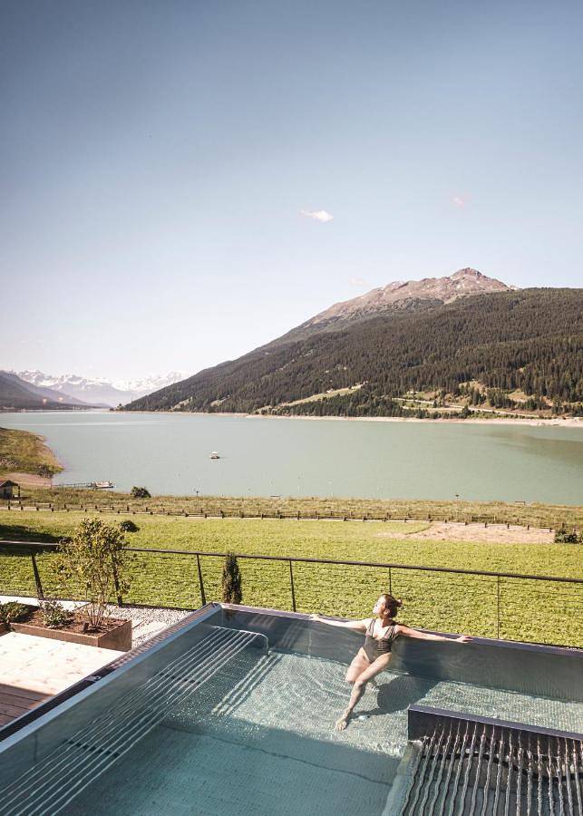 Hotel für 2 Personen, mit Garten und Sauna sowie Pool, kinderfreundlich in Reschen