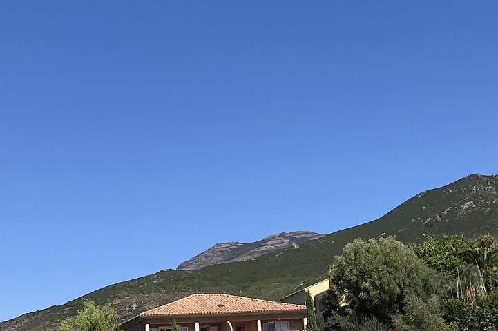 Entire apartment, Fully equipped studio in the heart of the vineyard in Patrimonio, Calvi region