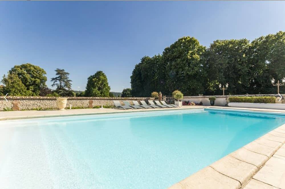 Grande villa d'exception en Normandie Tennis, Piscine, Jacuzzi ,salle de fitness in Connelles, Région de Les Andelys