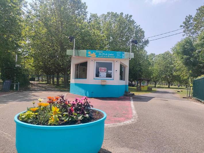Camping pour 4 personnes, avec jardin ainsi que terrasse et vue, animaux acceptés dans Saône-et-Loire - 2