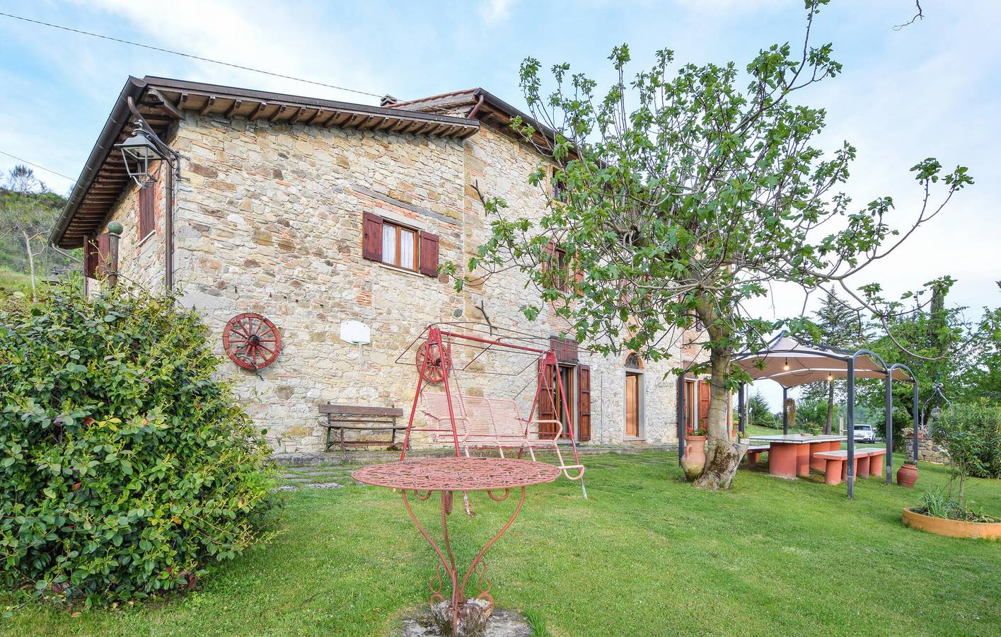 Rückzugsort am Fluss mit Garten und Parkplatz, in der Nähe des Sees in Pieve Santo Stefano, Valtiberina