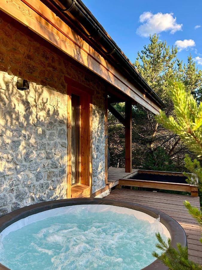 Gîte pour 2 personnes, avec jardin ainsi que terrasse et vue à Chorges - 2