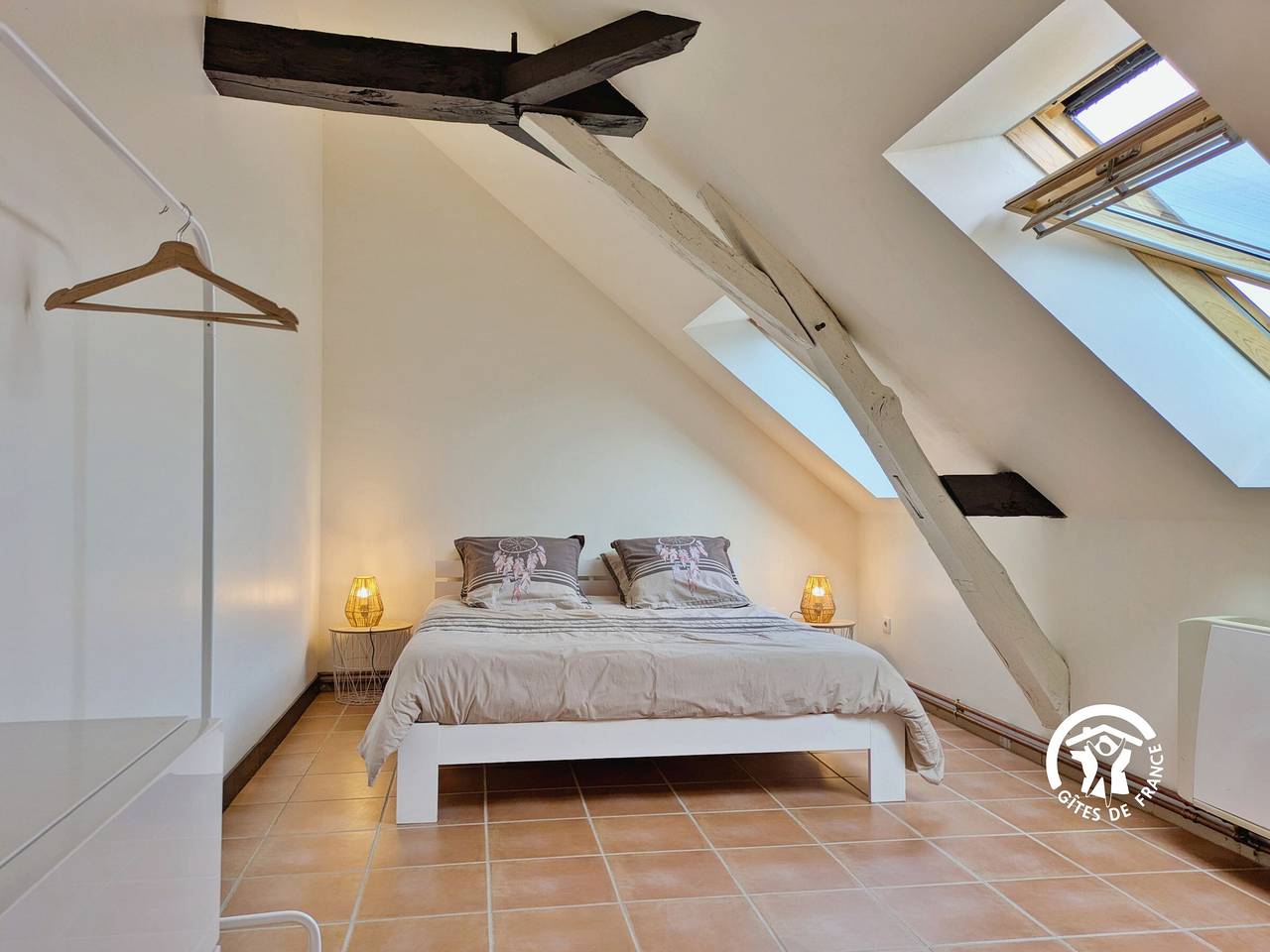 Appartement entier, Gîte rénové moderne avec jardin immense et wifi, idéal pour famille ou professionnels in Saint-Jean-sur-Mayenne, Mayenne