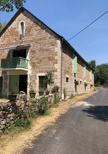 Gîte pour 4 personnes, avec balcon à Espalion