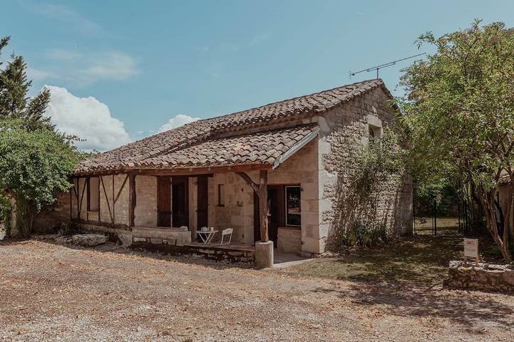 Location de vacances pour 5 personnes, avec balcon, animaux acceptés à Trespoux-Rassiels