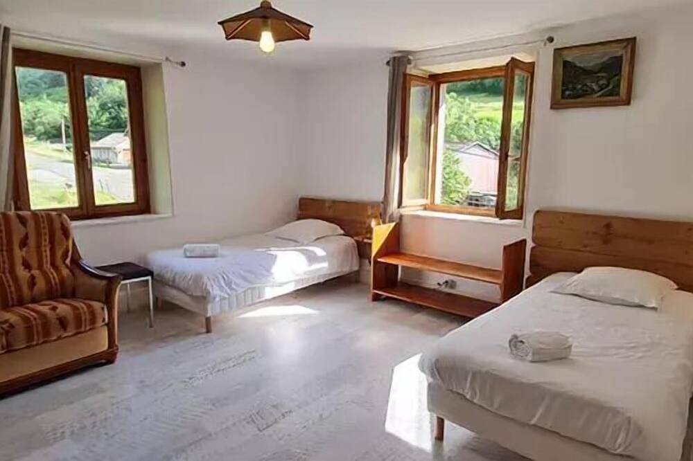 Appartement entier, Confortable gîte la Marguerite 6-7 pers 3ch espaces extérieu in Sondernach, Parc naturel régional des Ballons des Vosges
