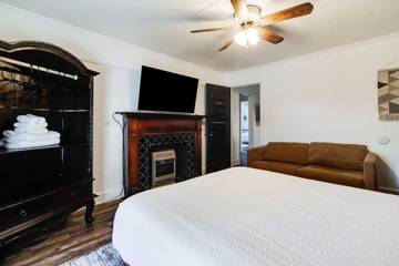 Vacation Rental for 2 Guests in Lafayette, Louisiana, Picture 1