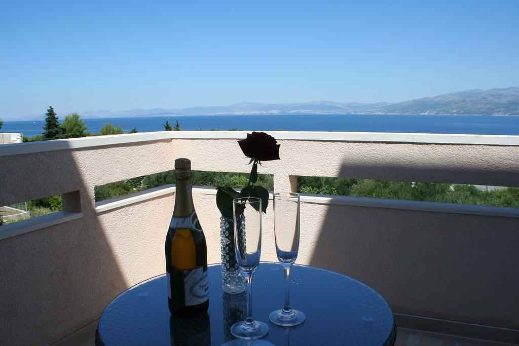 Ganze Ferienwohnung, Ferienwohnung mit Meerblick, Klimaanlage und Pool  in Supetar, Brac