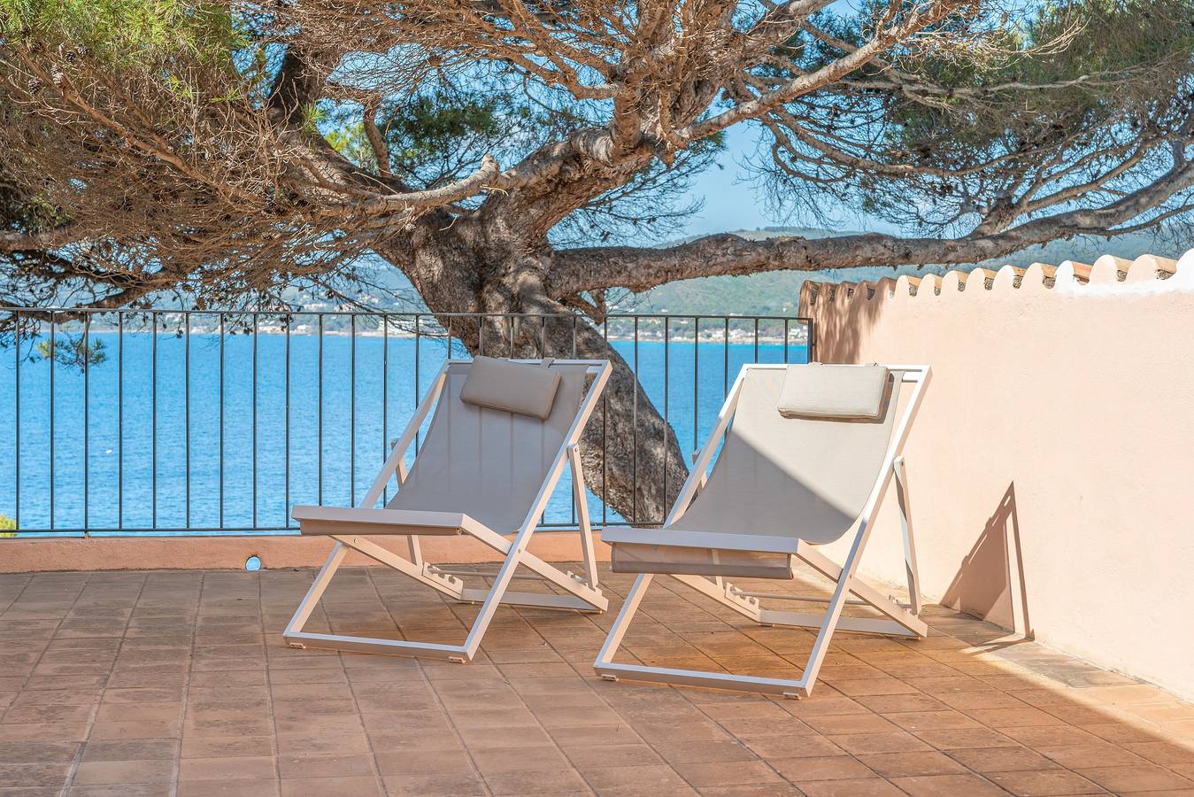 Villa Lumb con acceso al mar, vistas al mar y a la montaña, piscina, A/C, Wi-Fi y jardín in Cala Rajada, Capdepera