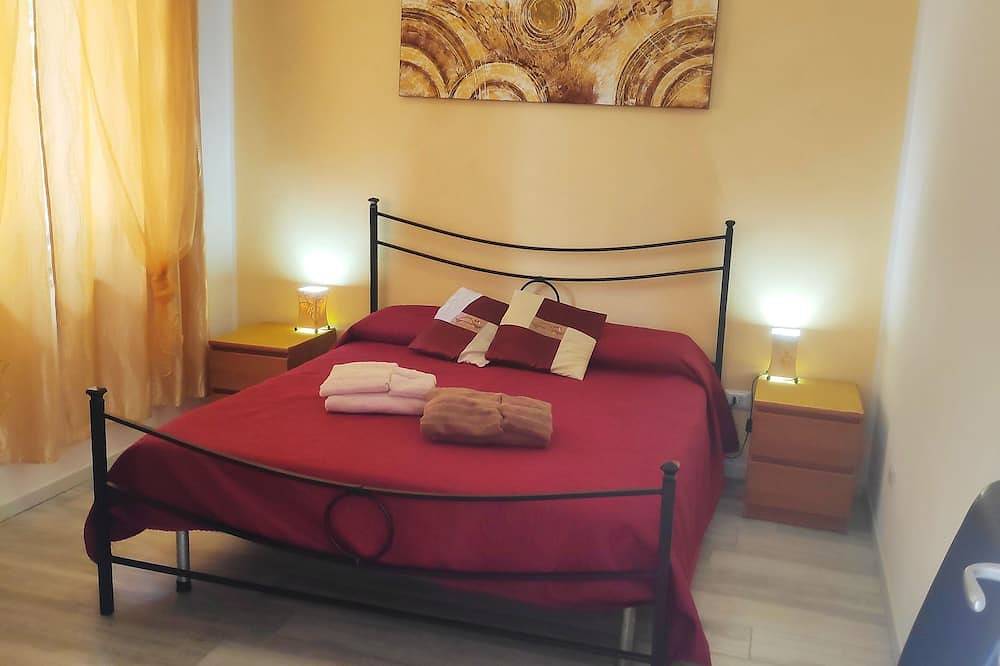 Ganze Wohnung, Charming Apartment with Jacuzzi Pool in Bosa, Planargia