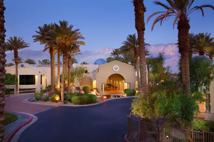 Resort for 4 people, with garden and pool as well as hot tub - 1