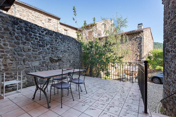 Gîte pour 6 personnes, avec jardin à Saint-Alban-d'Ay