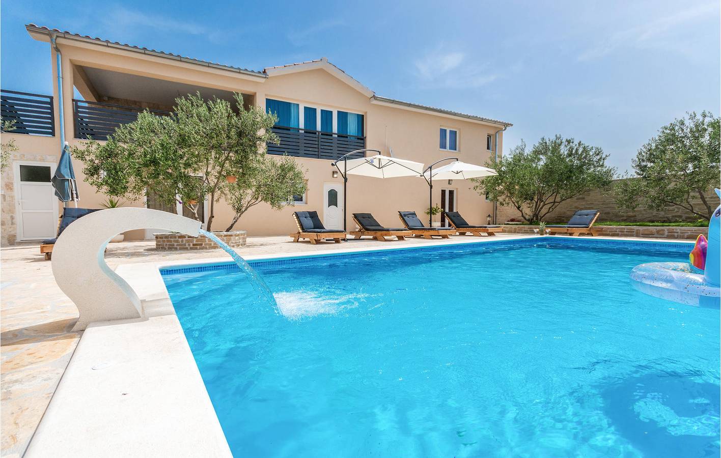 Gezellig appartement in Kakma: wifi, terras, parkeergelegenheid en keuken, op 2 km van het stadscentrum in Polača, Zadar