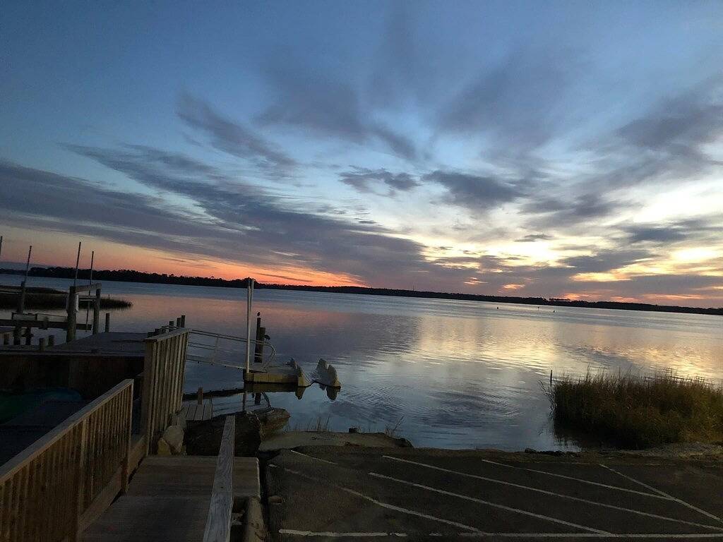 Ganze Wohnung, Walk Score 99 | Waterfront | Kayaks | Design in Swansboro, Camp Lejeune