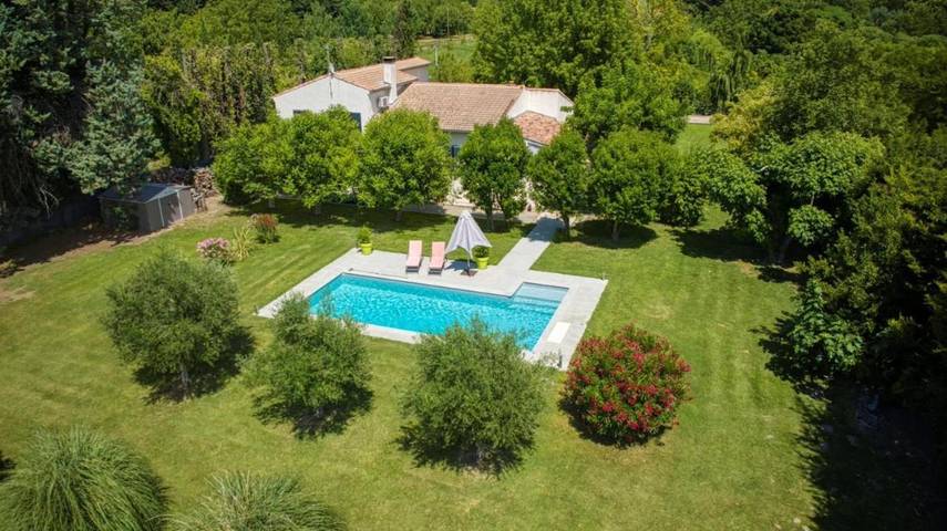 Chalet para 8 personas, con jardín además de piscina y terraza - 1