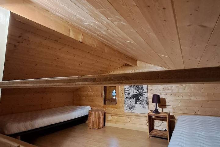 Chalet pour 6 personnes, avec terrasse ainsi que piscine et jardin dans le Jura - 4