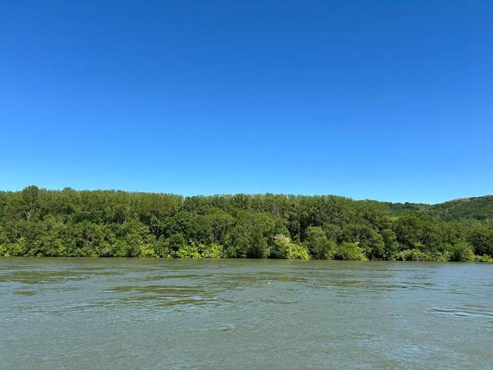 Mobil home pour 6 personnes, avec vue et piscine ainsi que terrasse et vue sur le lac, animaux acceptés à Condrieu - 2