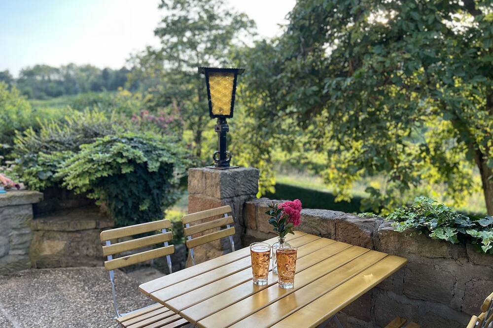 Ganze Wohnung, Gemütliche Ferienwohnung zwischen Wald und Weinbergen mit Terrasse und Garten in Bad Dürkheim, Pfälzer Rheinebene