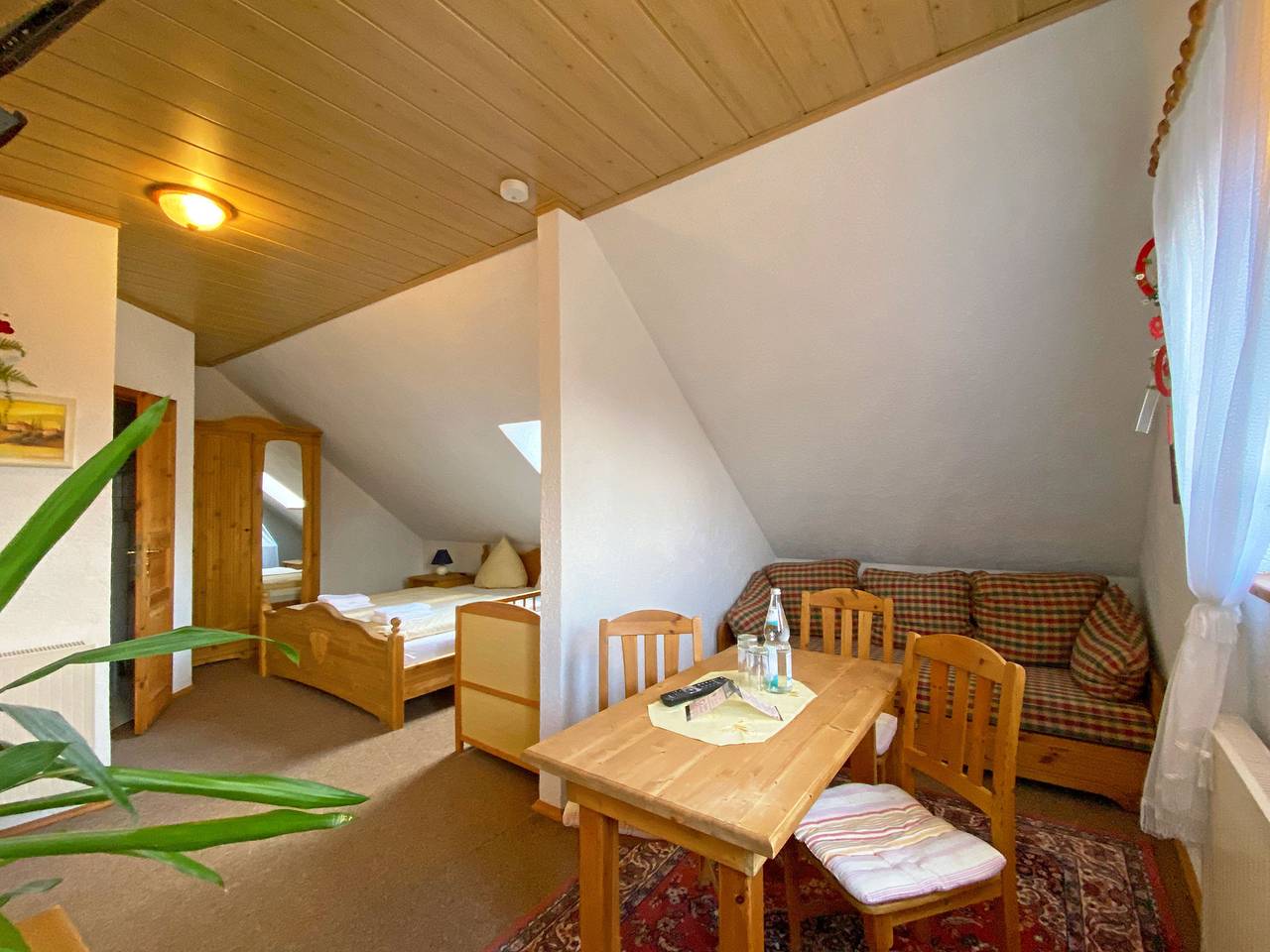 Doppelzimmer Julius mit Kinderbett in Stolpen, Elbsandsteingebirge