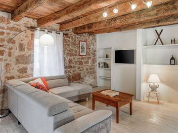 Gîte pour 10 personnes, avec piscine et jardin à Teillots
