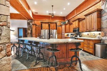 Lodge for 43 Guests in Uinta Wasatch Cache National Forest, Utah, Picture 3