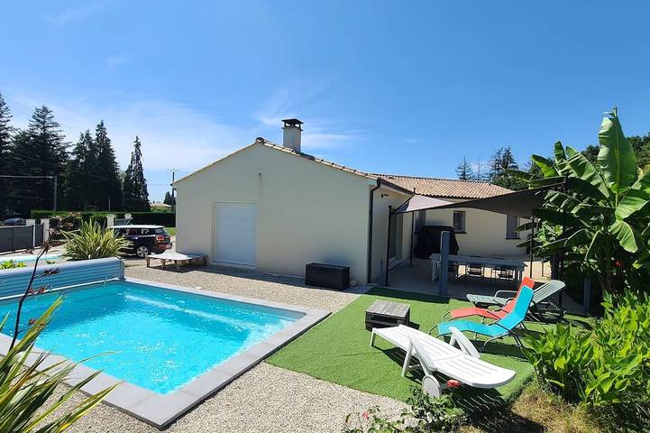 Location de vacances pour 7 personnes, avec Terrasse et Jardin à Dignac