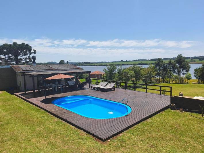 Casas e apartamentos de temporada para 10 pessoas, com piscina e jardim e ainda vista em Lages