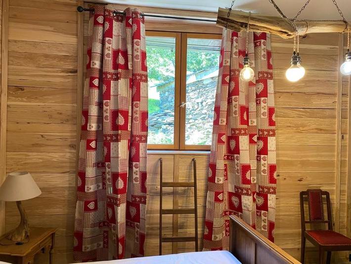 Location de vacances pour 8 personnes, avec vue et jardin à Auzat - 3