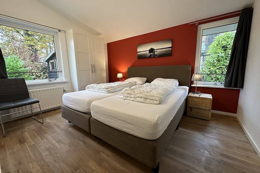 Achthoek 67, quiet location near sea and lake in Scharendijke, Grevelingenmeer