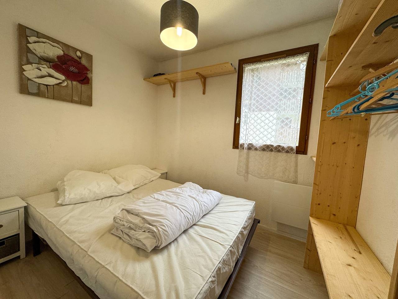 Appartement entier, Appartement cosy à Bernex, proche des pistes et sentiers, avec terrasse ensoleillée et wifi. in Bernex, Région de Thonon-les-Bains