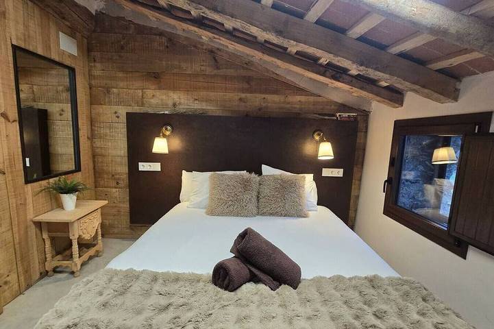 Relax Nature |8 P | Bbq | Wi-Fi | Pool | Foosball in Molló, Pirineo Catalan