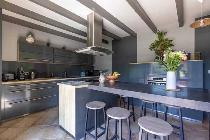 Villa pour 12 personnes, avec piscine et jardin, animaux acceptés dans le Jura - 4