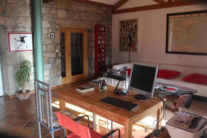 Casa rural para 6 personas, con piscina y vistas además de jardín y terraza en Comarca de Vigo - 4