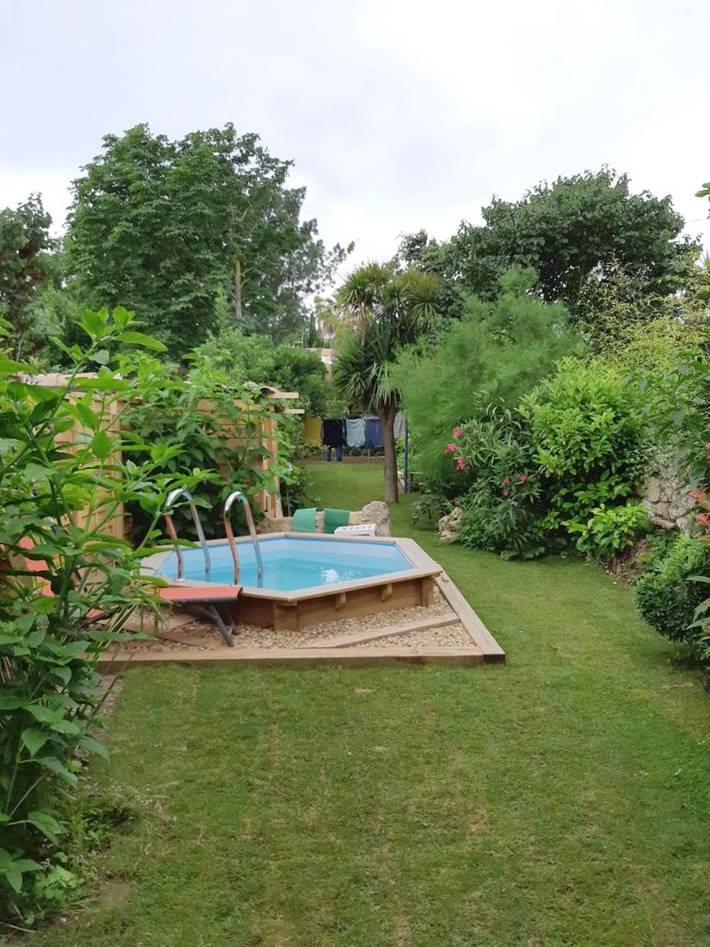 Chambre d’hôte pour 3 personnes, avec Terrasse ainsi que Jardin et Piscine