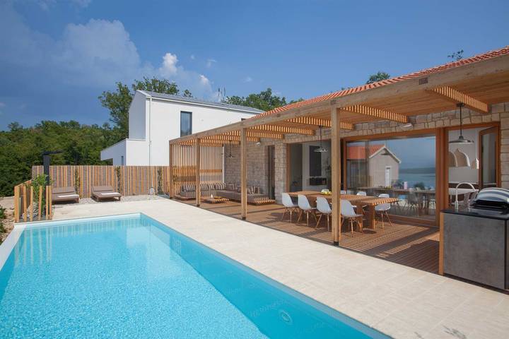 Ferienhaus für 10 Personen, mit Meerblick und Balkon/Terrasse sowie Terrasse und Garten auf Krk - 2