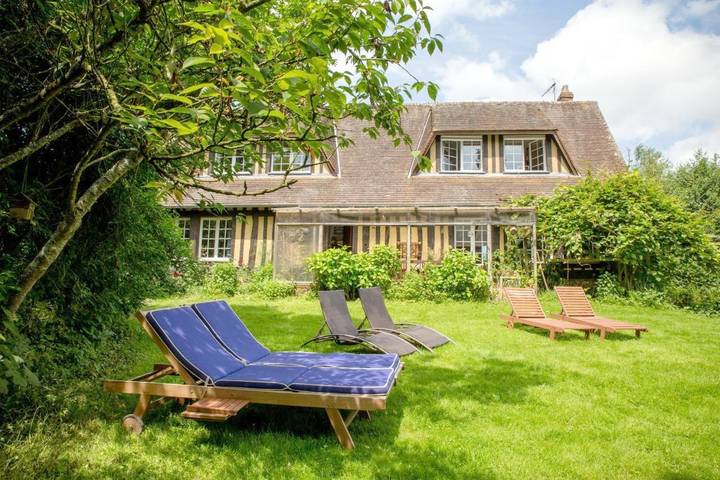 Maison de vacances pour 9 personnes, avec Balcon et Terrasse ainsi que Jardin et Vue à Offranville