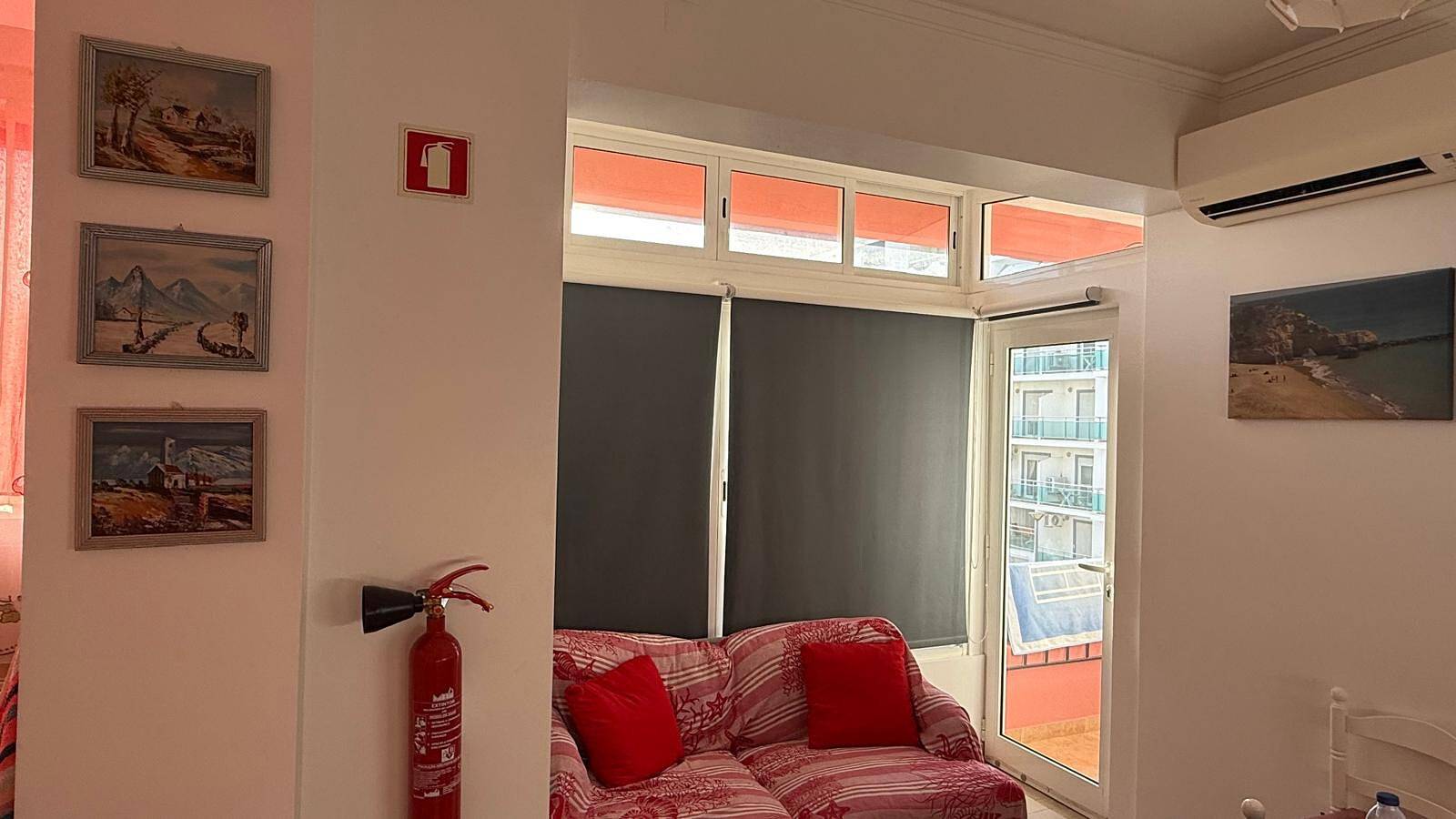 Apartamento inteiro, Apartamento 'Frente Ao Mar' com Vista Mar, Wi-Fi e Ar Condicionado in Monte Gordo, Distrito de Faro