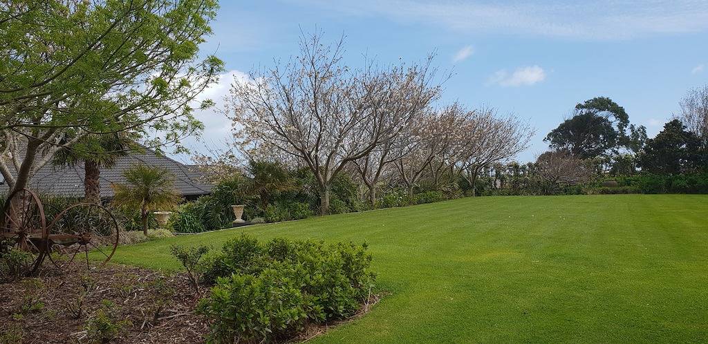 Schwimmbad Tennisplatz, 2 km zum Flughafen & Bell Block, 7 km zum Stadtzentrum in New Plymouth, Taranaki