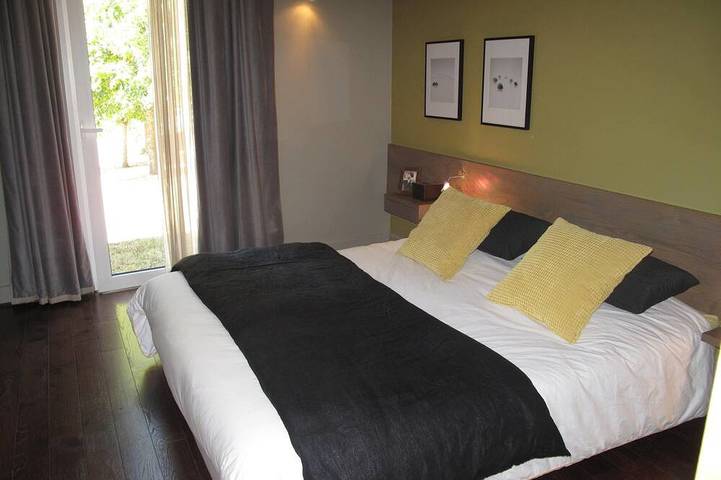 Location de vacances pour 6 personnes, avec terrasse et jardin à Hautefort - 2