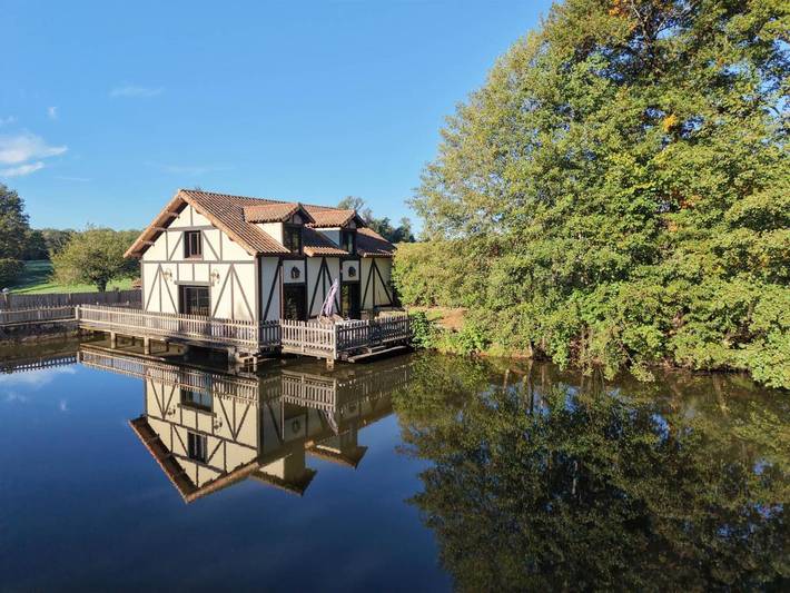 Location de vacances pour 7 personnes, avec vue ainsi que vue sur le lac et jardin, animaux acceptés à Saint-Estèphe (Dordogne) - 3