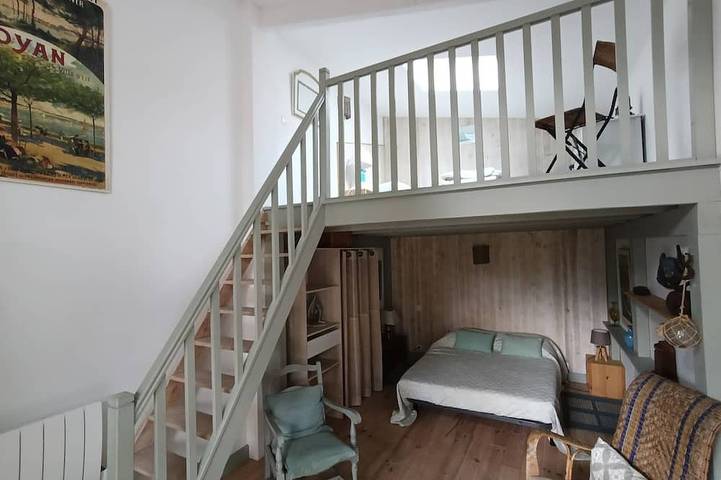Charming house in a quiet location in Meschers-sur-Gironde, Region de Rochefort