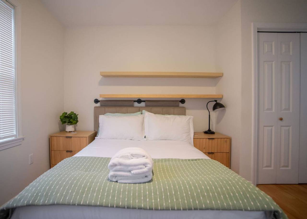 Apartamento entero, Spacious Coastal Townhome | Deck & Parking in Swampscott (Massachusetts), Condado de Essex (MA)