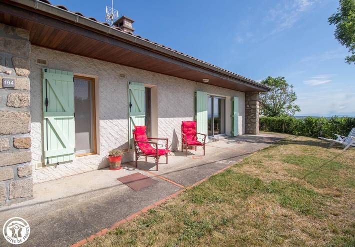 Gîte pour 4 personnes, avec Terrasse ainsi que Jardin et Vue