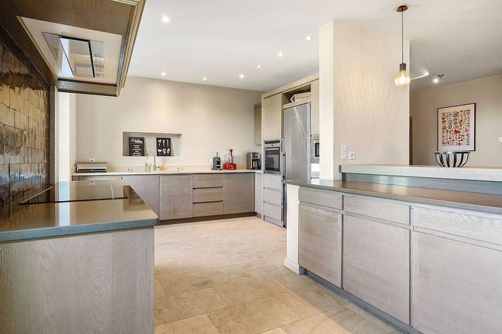 Gîte pour 13 personnes, avec jardin à La Roque-sur-Pernes - 2